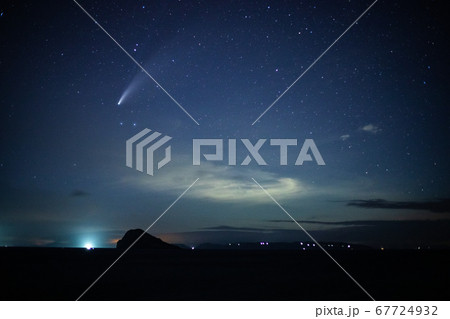 【彗星】 夜空に浮かぶネオワイズ彗星 (C/2020 F3) 67724932