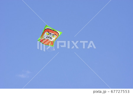 青空に凧 67727553