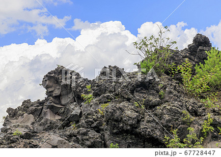 浅間山　鬼押出し園　溶岩 67728447