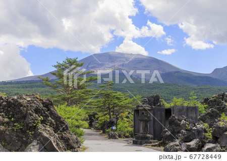 浅間山　鬼押出し園　溶岩 67728449