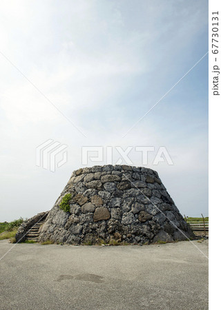 沖縄県　波照間島の底名溜池展望台 67730131