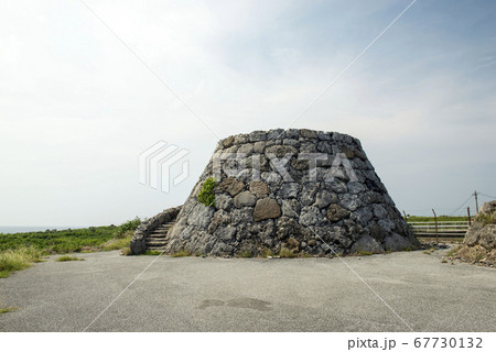 沖縄県　波照間島の底名溜池展望台 67730132