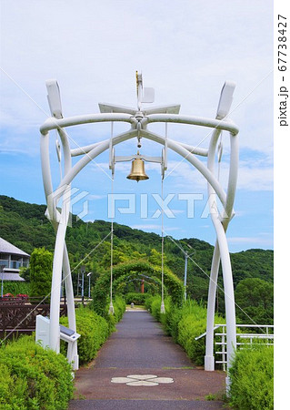 兵庫県 淡路島 ウェルネスパーク五色 高田屋嘉兵衛公園 阿久悠 愛と希望の鐘の写真素材