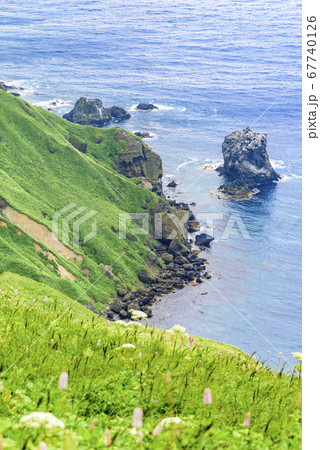 北海道　礼文島・桃岩展望台コースからの眺望 67740126