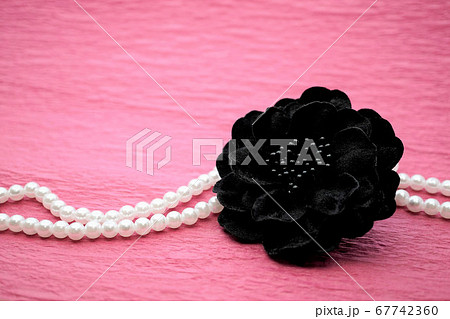 黒い花のコサージュ 黒い花のコサージュ 67742360