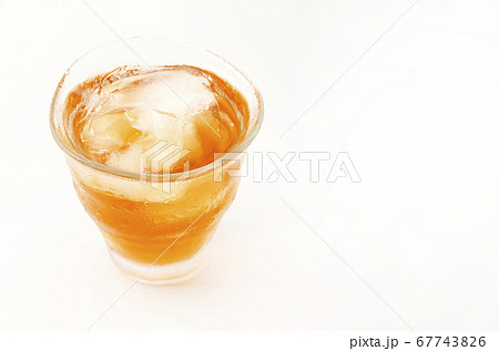 冷たい麦茶 67743826