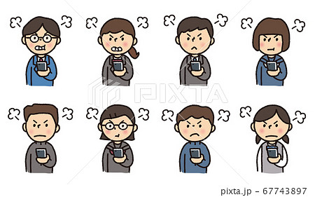 学生_スマホ_表情_怒る 67743897