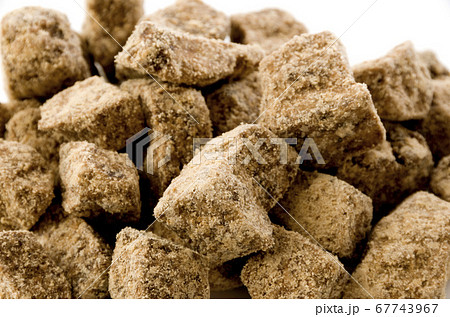 沖縄 波照間島の黒糖 67743967