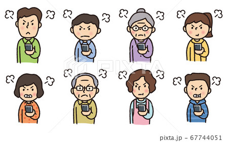 家族_スマホ_表情_怒る 67744051