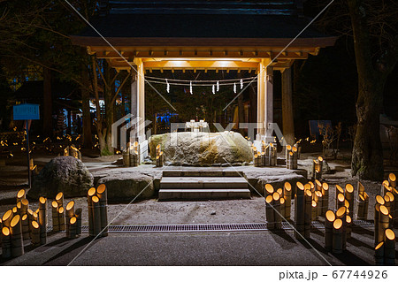 安曇野神竹灯【穂高神社の駐車場側の手水舎】 67744926