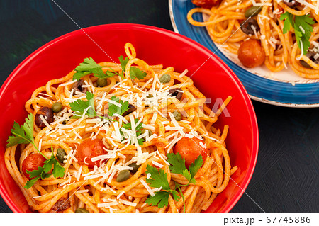 Spaghetti Puttanesca 67745886