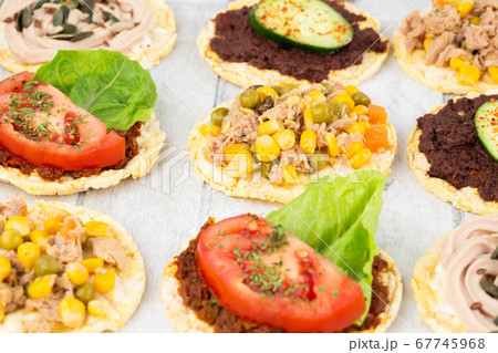 Quinoa crackers Quinoa crackers 67745968