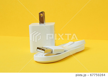 ケーブル、USB、USBケーブル、プラグ、線、データ、OA、テクノロジー、備品、デジタル、ACタップ ケーブル、USB、USBケーブル、プラグ、線、データ、OA、テクノロジー、備品、デジタル、ACタップ 67750264