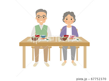 シニア食事食欲がないテーブル 67752370