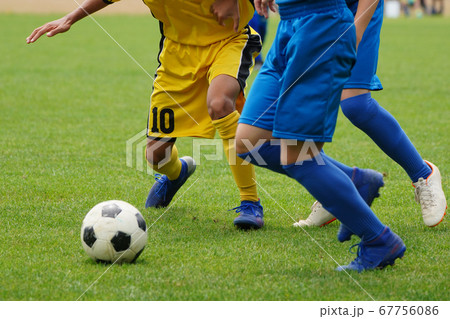 サッカー　フットボール 67756086