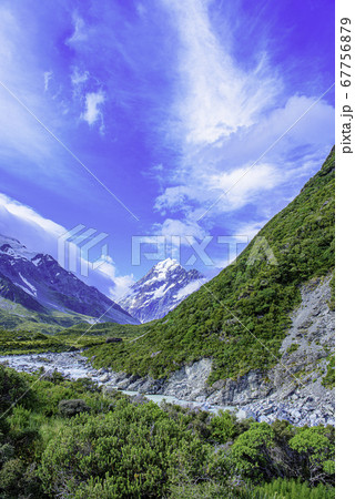 マウントクック国立公園のフッカーバレートラック マウントクック国立公園のフッカーバレートラック 67756879