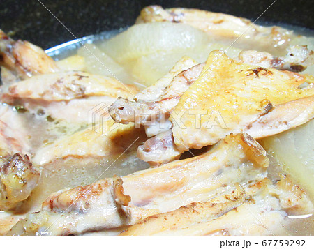 手羽先と大根の煮物 67759292