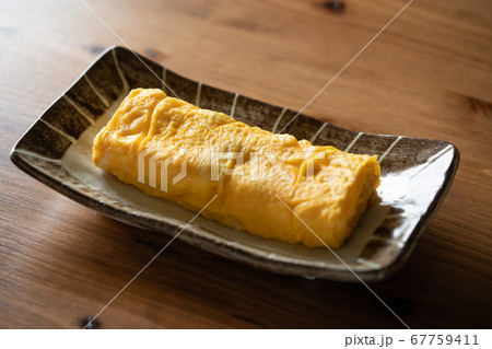 玉子焼き 玉子焼き 67759411