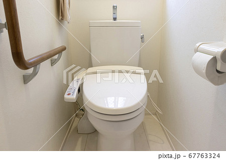個室のトイレ 個室のトイレ 67763324