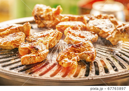 こんがり焼けたラム肉 5656 こんがり焼けたラム肉 5656 67763897