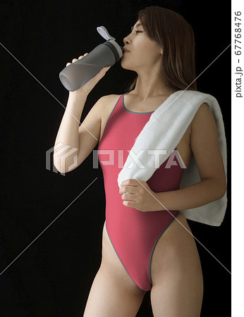 赤いレオタード 赤いレオタード 67768476