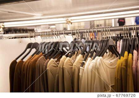 服 洋品店 服屋 67769720