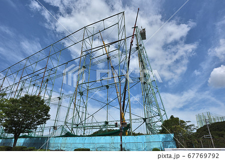 ゴルフ練習場　鉄骨解体作業風景 67769792