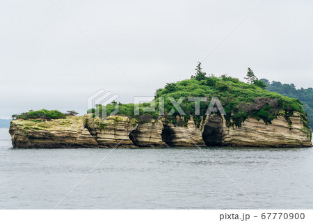 日本三景松島 鐘島(金島) 宮城県塩釜市 日本三景松島 鐘島(金島) 宮城県塩釜市 67770900