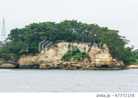 日本三景松島の風景 松島湾に浮かぶ島 宮城県 日本三景松島の風景 松島湾に浮かぶ島 宮城県 67772156