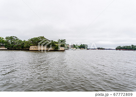 日本三景松島の風景　瑞巌寺五大堂と福浦橋　宮城県松島町 67772809