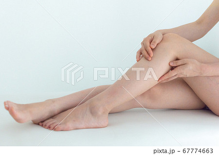 美脚と手 67774663