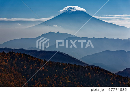 大菩薩連嶺・小金沢山から見る午後の富士山 67774886