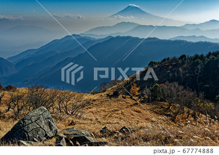 大菩薩連嶺・白谷ヶ丸から見る午後の富士山 67774888