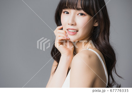 女性 女 女の子 67776335