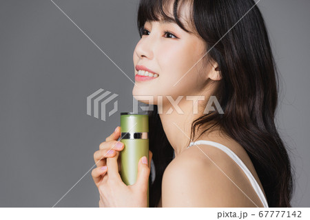 女性 女 女の子 67777142
