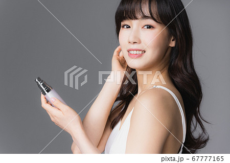 女性 女 女の子 67777165