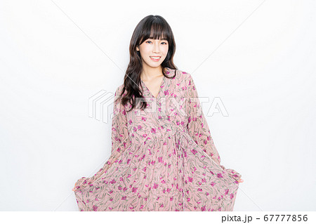 女性 女 女の子 67777856