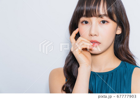 女性 女 女の子 67777903