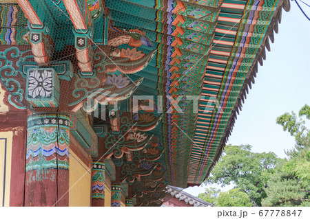 Roof of the traditional Korean style building in the Royal tomb of king Suro of Gaya kingdom in Gimehae, South Gyeongsang province, South Korea. Roof of the traditional Korean style building in the Royal tomb of king Suro of Gaya kingdom in Gimehae, South Gyeongsang province, South Korea. 67778847