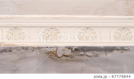 Wall paint that peels off and fades off due to moisture problems Wall paint that peels off and fades off due to moisture problems 67779844