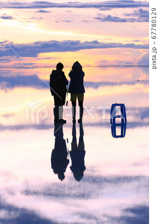 ウユニ塩湖  67780129