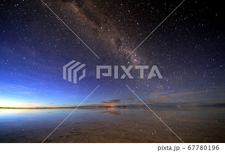 ウユニ塩湖の星空 ウユニ塩湖の星空 67780196
