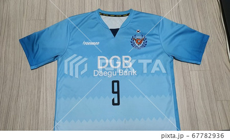 ユニフォーム スポーツウェア 服 67782936