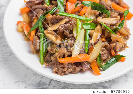 韓国料理 プルコギ 韓国料理 プルコギ 67786919