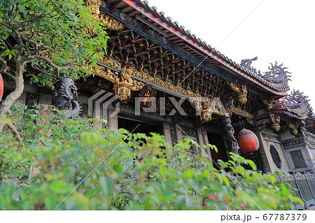 台湾　台北　龍山寺 67787379