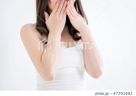 女性のボディーイメージ 67791682