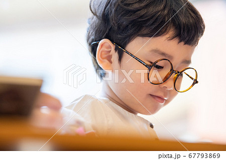 ライフスタイル 勉強 人物 67793869