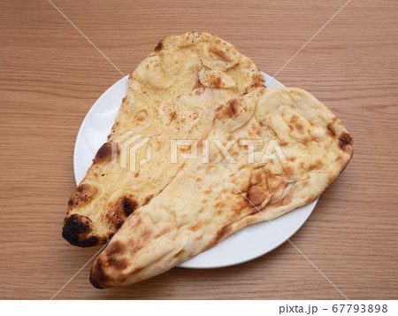 インド料理　ナン 67793898