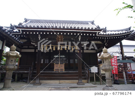 城下町の風情を残す尼崎寺町の本興寺 67796174