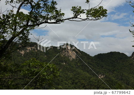 山 夏 岩山 67799642